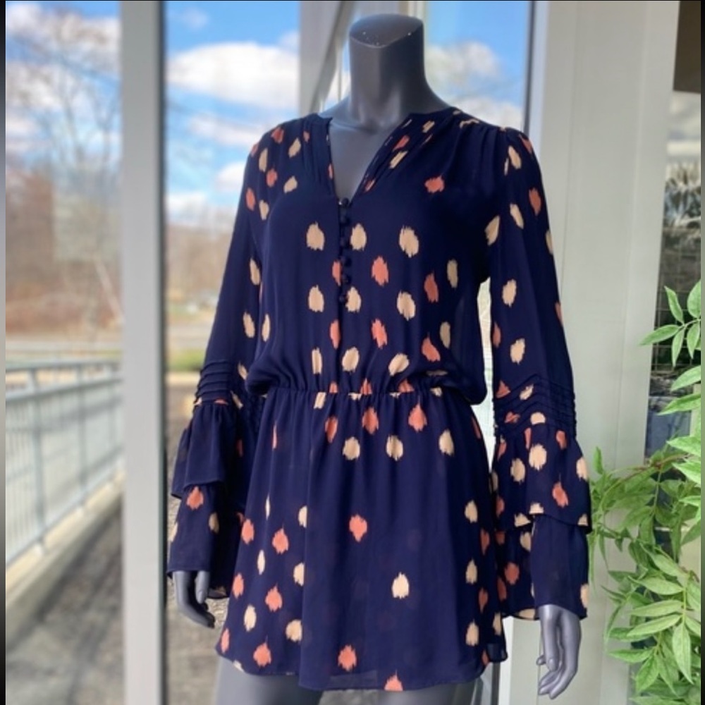 Parker Bell Sleeve 100% Silk Dress w/abstract design SZ Medium